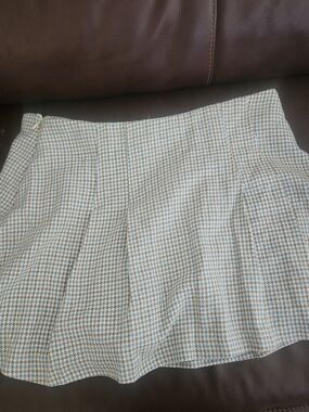 Zara Blue & Cream Houndstooth Pleated Skort